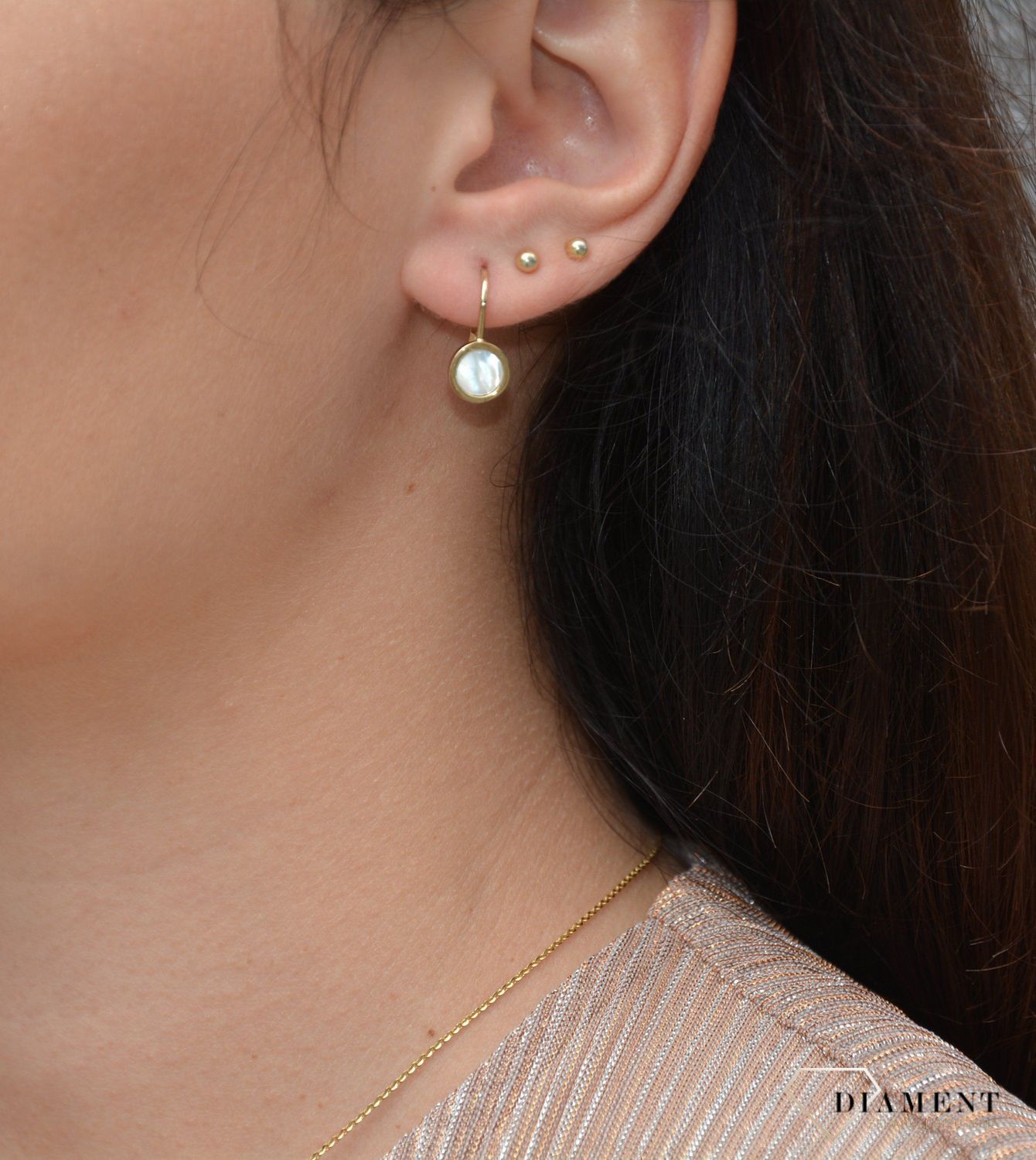 Złote kolczyki próby 333 'okrągłę masa perłowa'.jpg